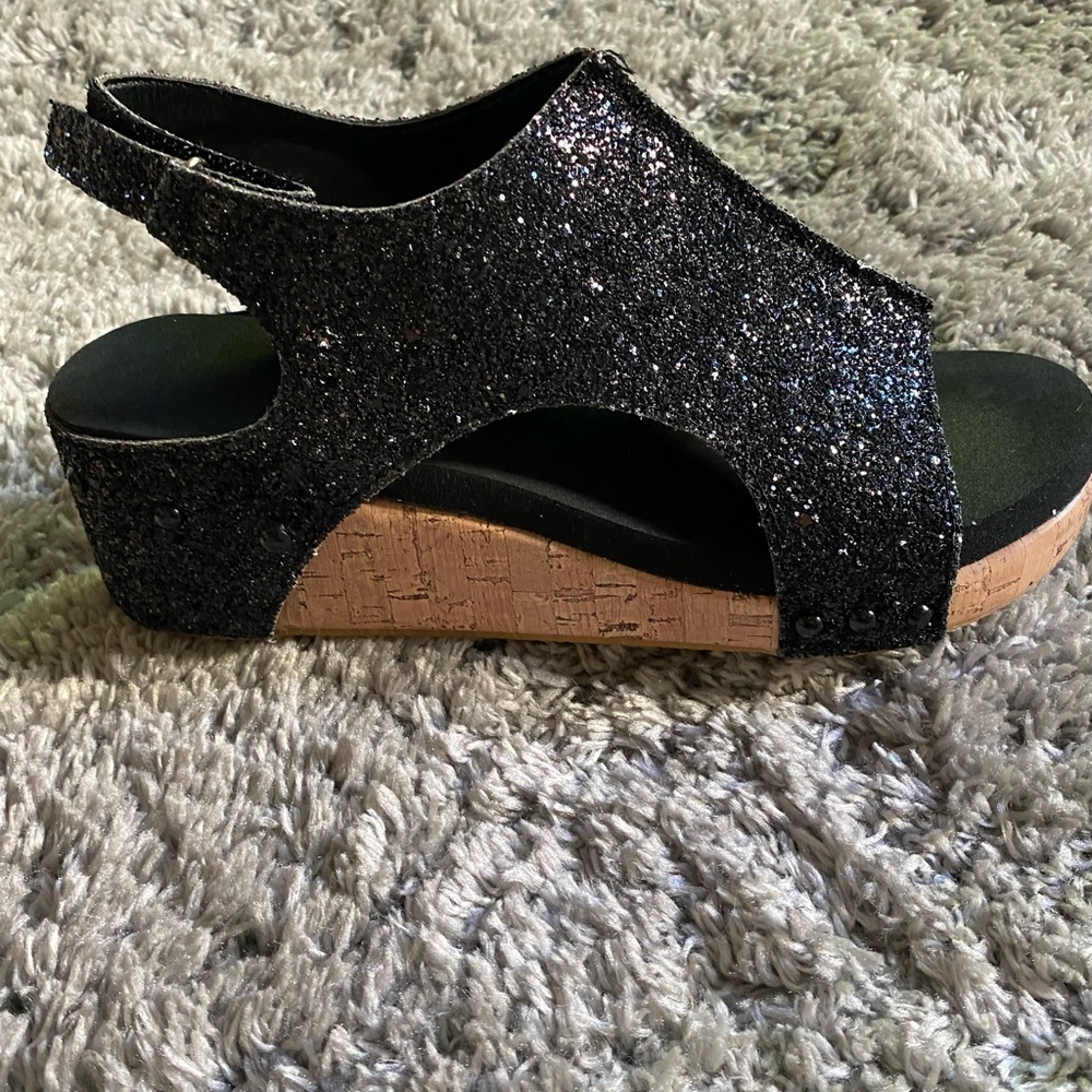 Black sparkly wedges!
